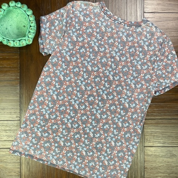 Lucky Brand Floral Faded Tee Size Small - Picture 6 of 8